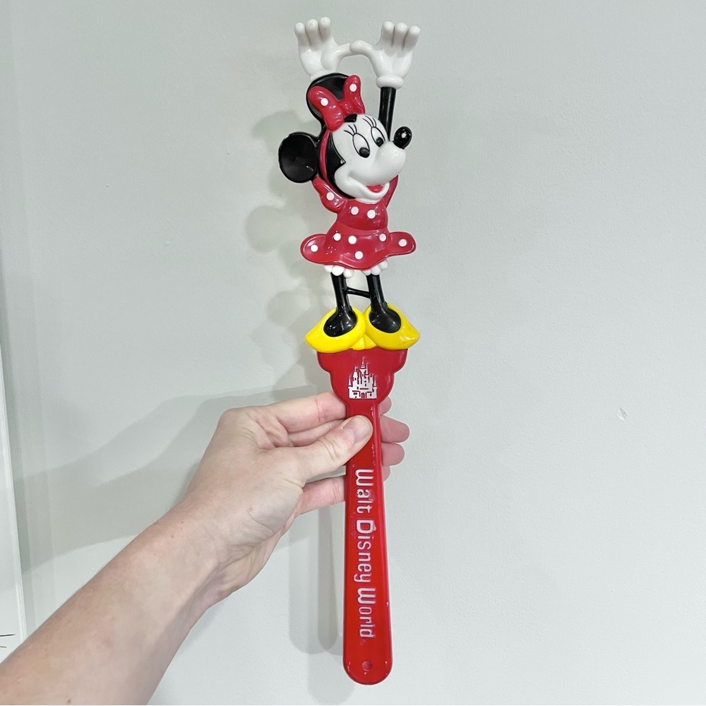 Vintage Walt Disney World Minnie back scratcher